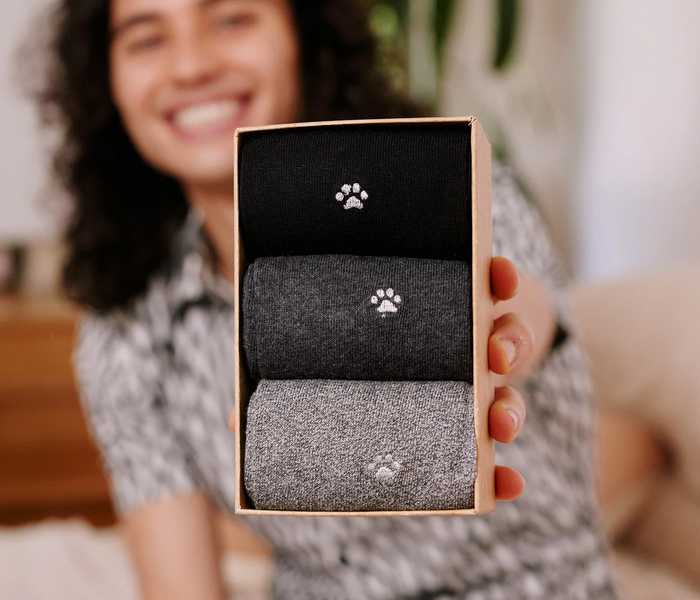 3 Pairs of Organic Socks in Gift Box that Saves Dogs Lives!