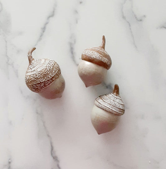 Acorn 4" Resin