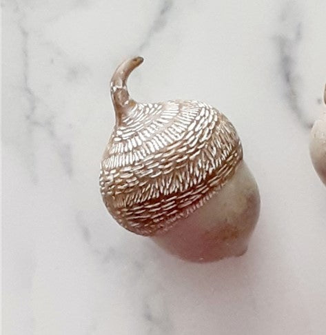 Acorn 4" Resin