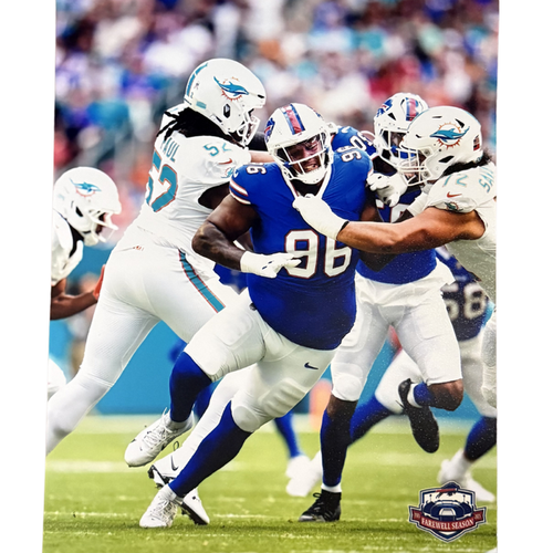 Deone Walker Unsigned Rushing vs Dolphins 8x10 Photo