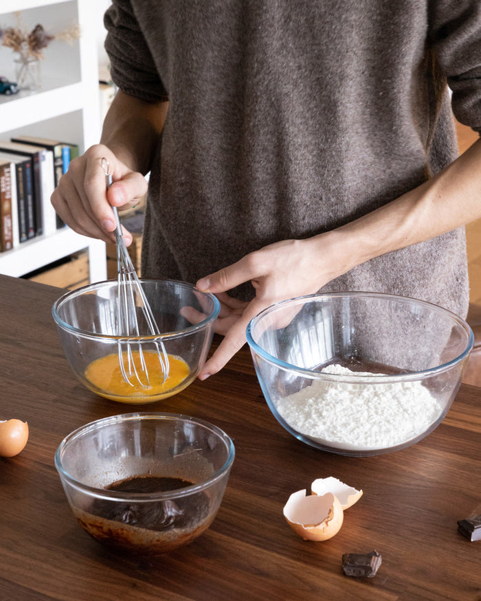 Glass mixing bowl