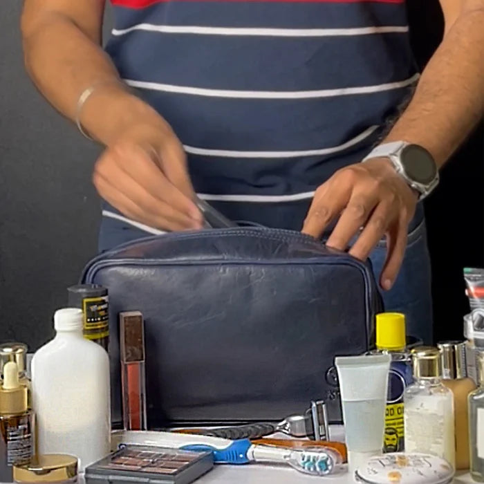 Johnny Men's Leather Travel Dopp Kit (Oxford Blue)