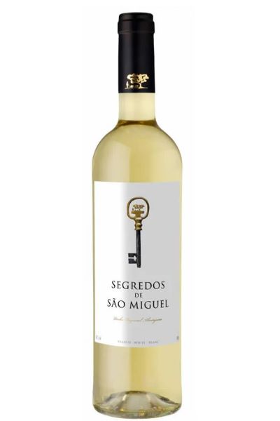 Wine bottle labeled 'Segredos de Sao Miguel' on a white background